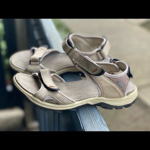 ECCO Women’s Yucatan Sandals Tan Sz 40 EUR